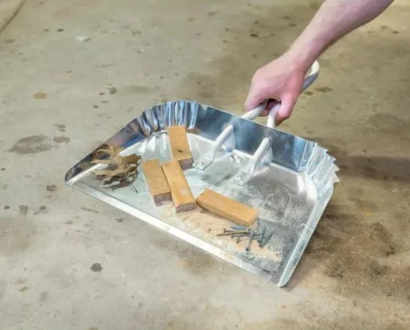 Quickie Dust Pan - Image 3