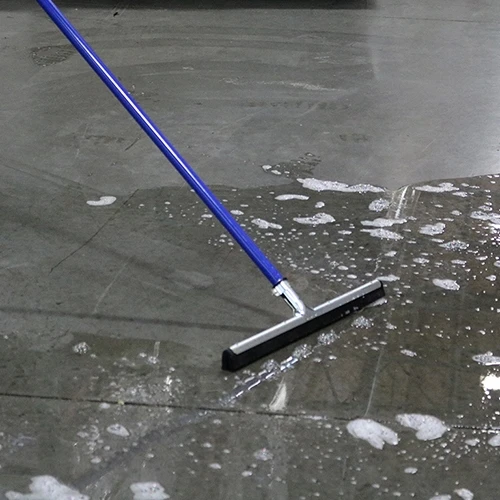 Ettore Wipe’n Dry Floor Squeegee - Image 3